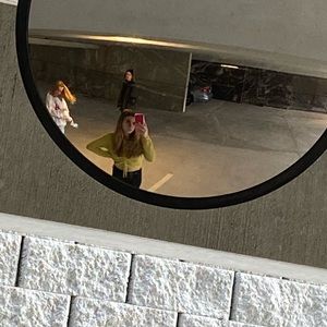 Meet your Posher, Ella